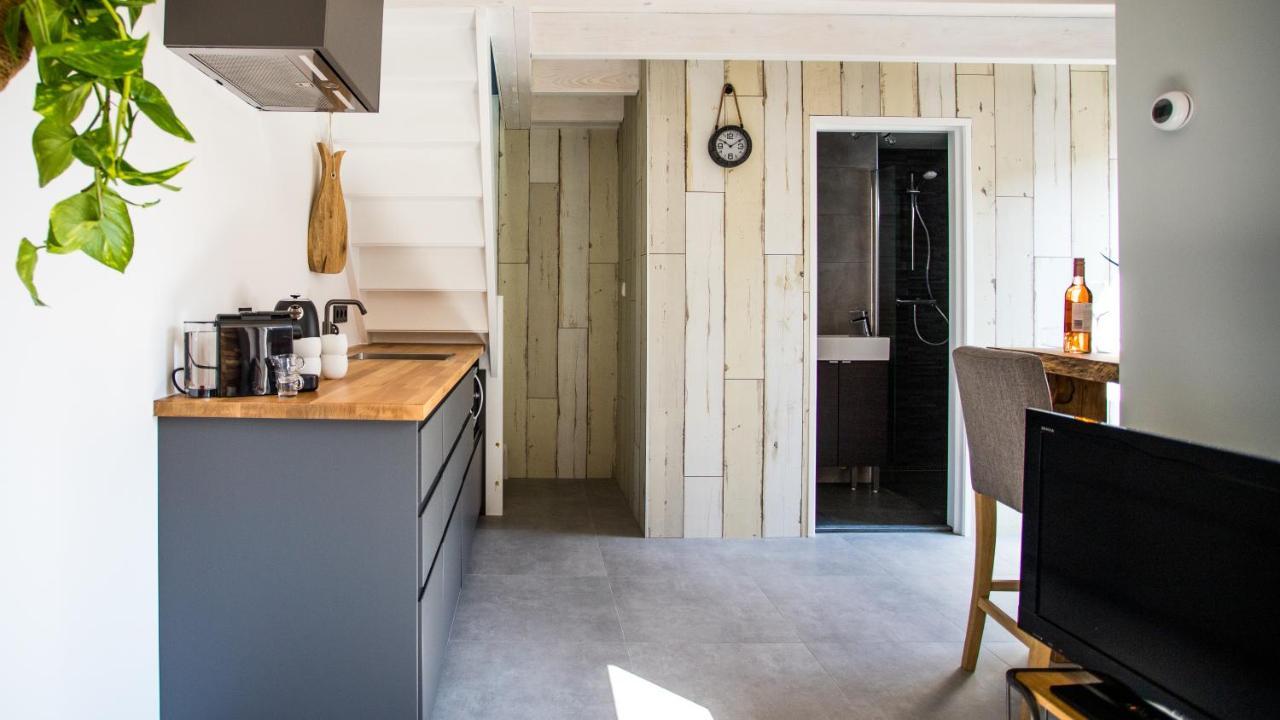 One-Bedroom House,1049678842:JPEG